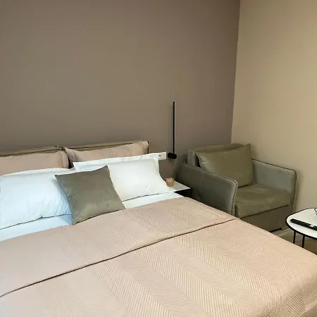 Smart , Lovely In * Tiran