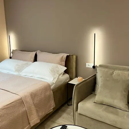 Smart , Lovely In * Tirana