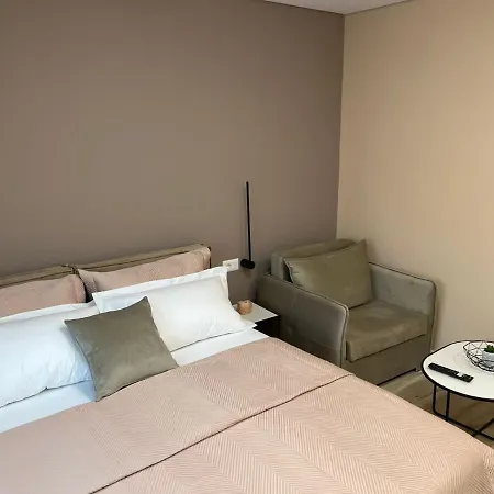 Smart , Lovely In * Tirana