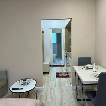 Smart , Lovely In * Tiran