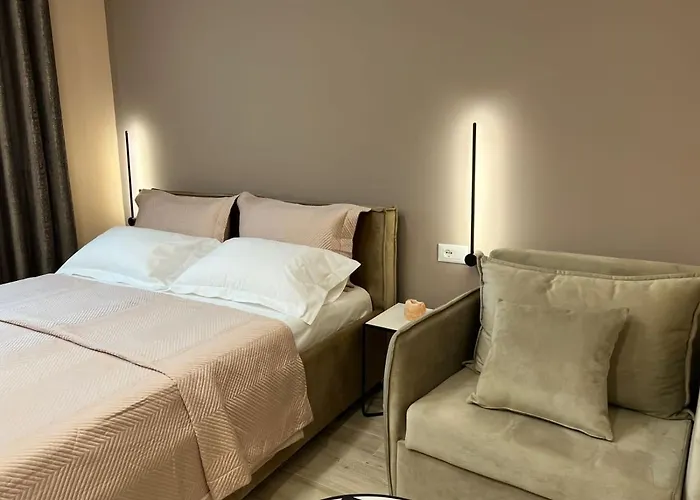 Smart , Lovely In * Tirana